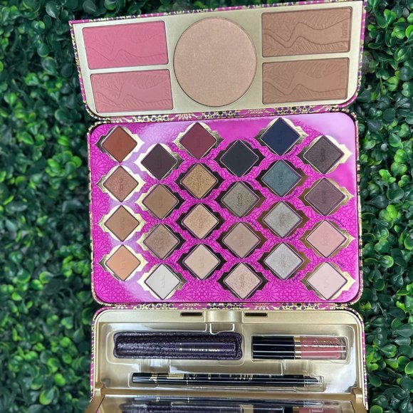 Tarte Treasure Box Collector's Makeup Eyeshadow Palette Limited Holiday Gift Set - Picture 4 of 6